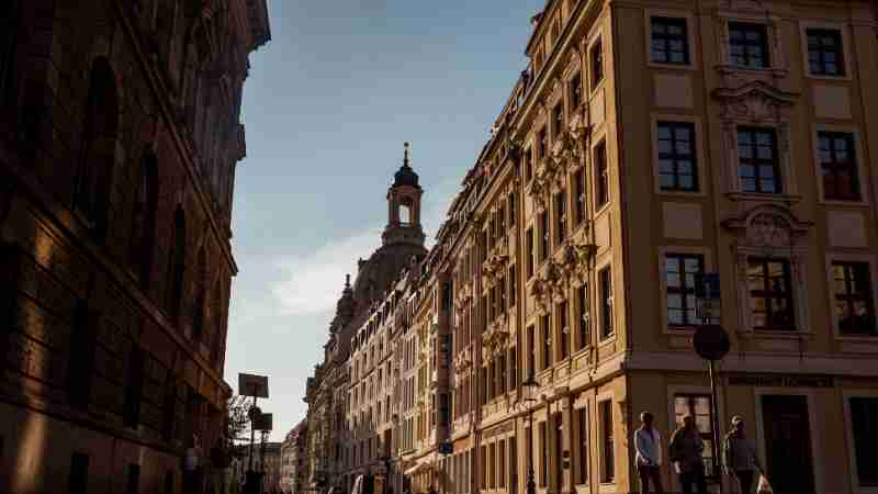 0 3, tags: die dresden - unsplash